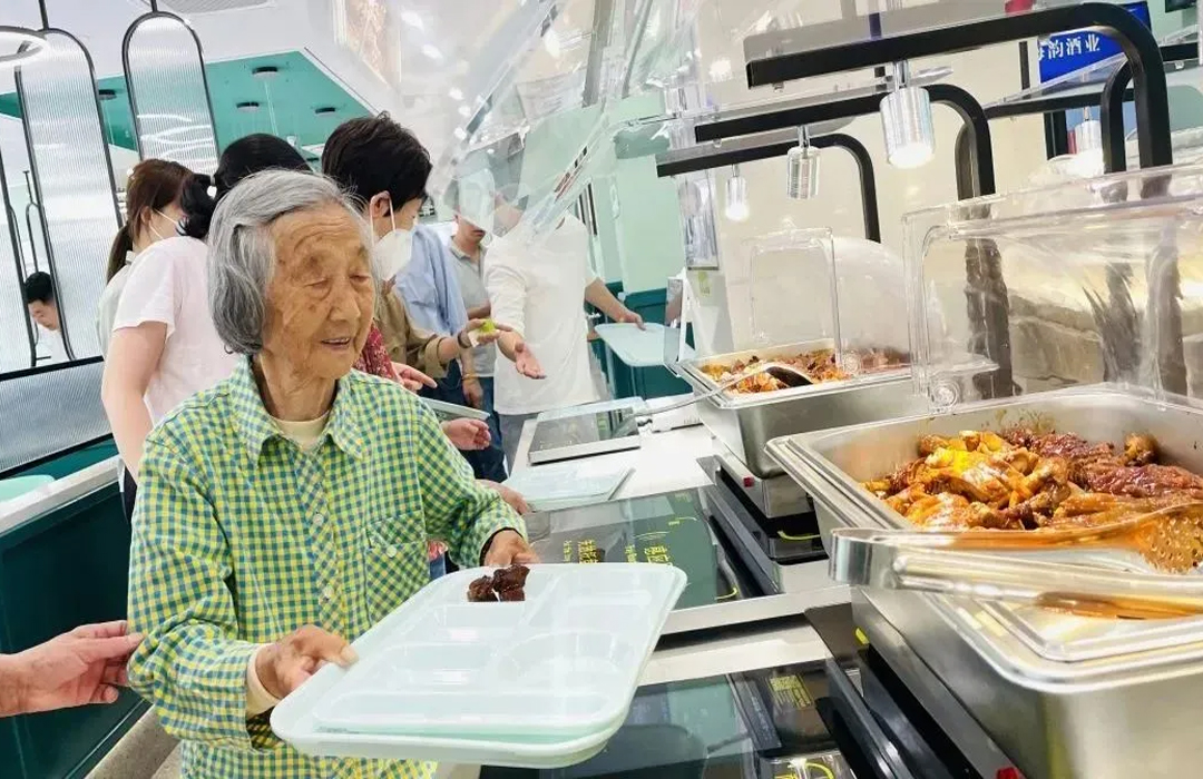 吳涇鎮(zhèn)永德寶邸社區(qū)長(zhǎng)者食堂.jpg